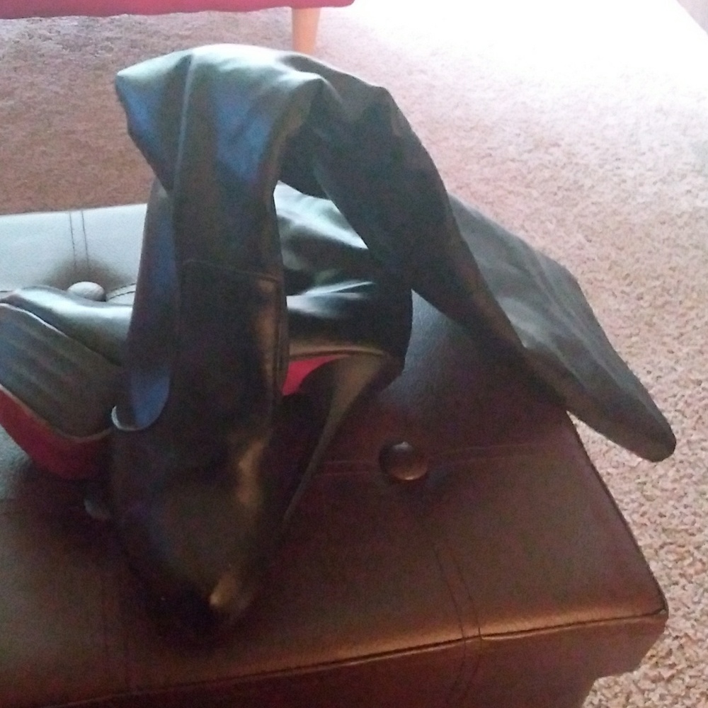 Stilleto boots